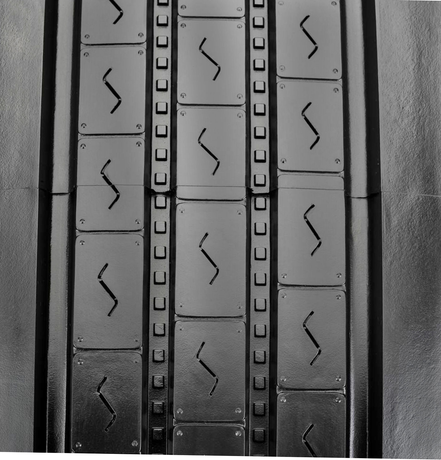 Carlisle CSL 16 trailer tires