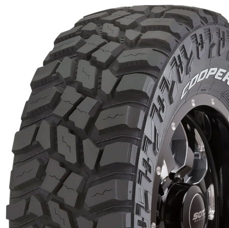 Cooper Discoverer STT Pro 37X13.50R18 mud terrain tire