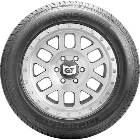 General Grabber UHP 305/45R22 all-season tire