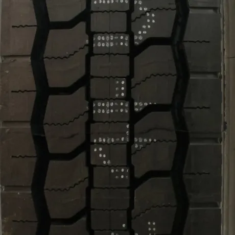 Goodyear G572 1AD FUEL MAX closed shoulder tires