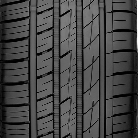 Nexen N'Fera AU7 215/40ZR18 all-season tire