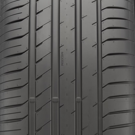 Nexen N'Fera Sport 245/40R20 sport tire