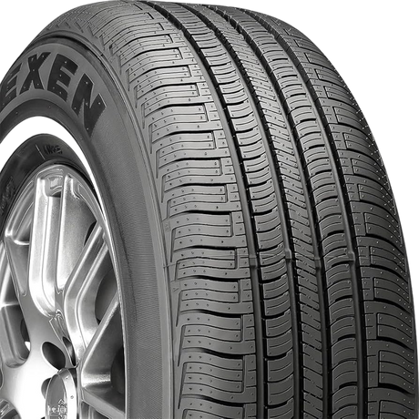 Nexen N'Priz AH5 225/60R16 all-season tire