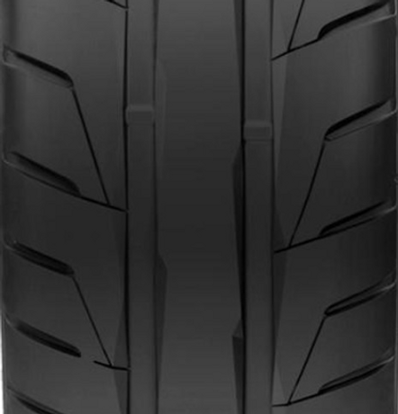 Nitto NT05 235/40R17 track competition tire