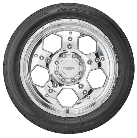 Nitto NT420V 305/45R22 asymmetrical tire