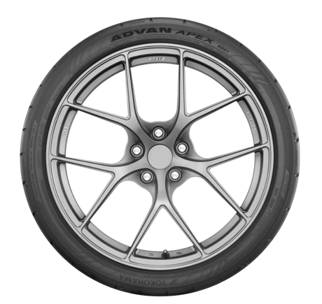 Yokohama Advan Apex V601 245/45R18 ultra high performance tire