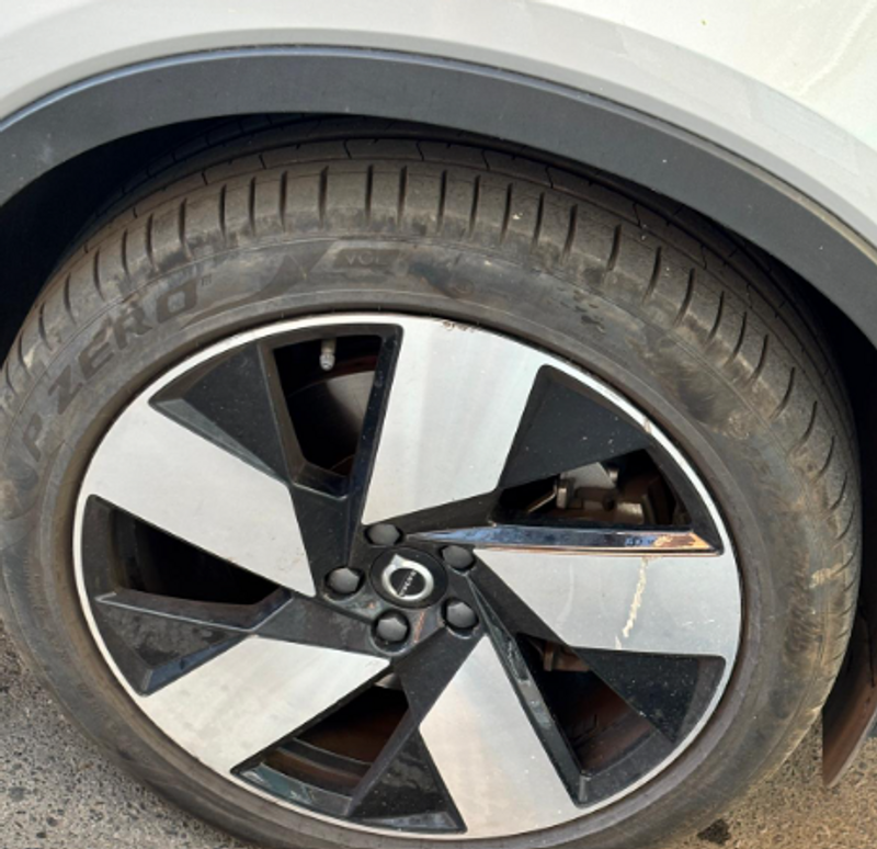 Pirelli P Zero (PZ4) | Price & Specs
